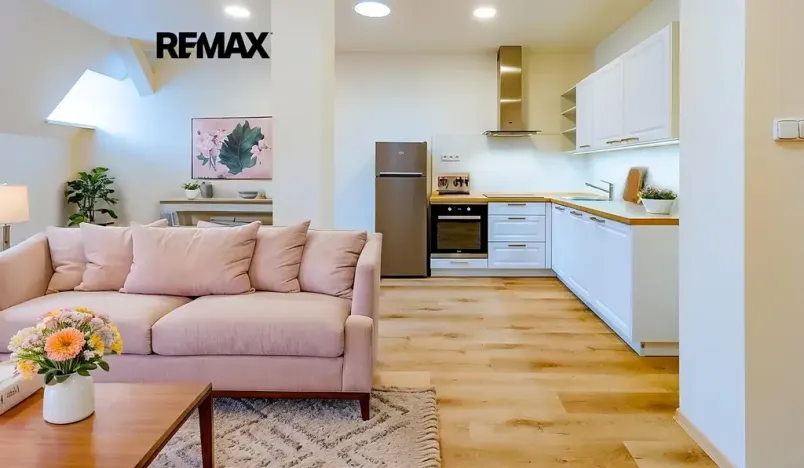 Pronájem bytu 2+1, Česká Lípa, Škroupovo náměstí, 75 m2