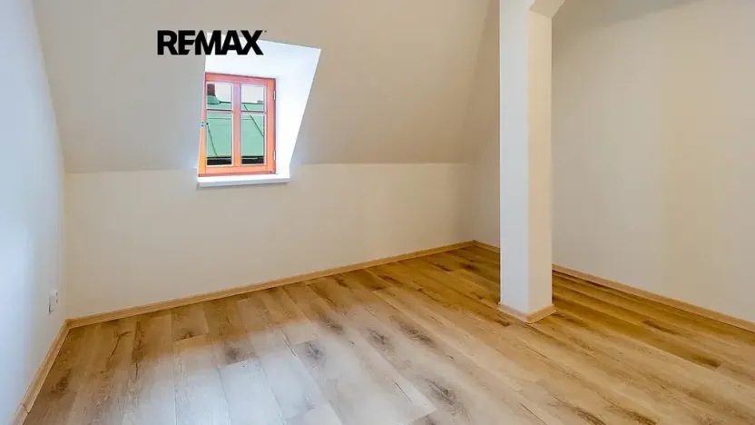 Pronájem bytu 2+1, Česká Lípa, Škroupovo náměstí, 75 m2