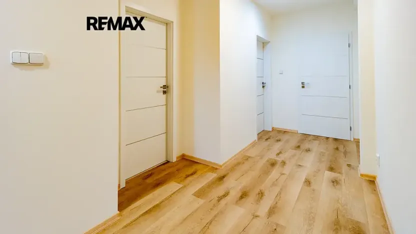 Pronájem bytu 2+1, Česká Lípa, Škroupovo náměstí, 75 m2
