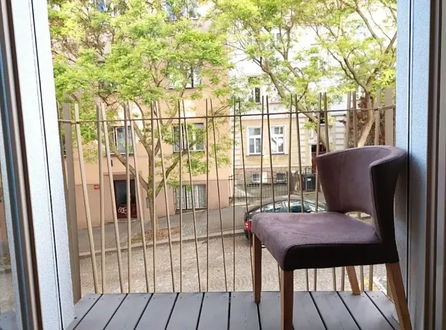 Pronájem bytu 2+kk, Praha - Žižkov, V domově, 45 m2