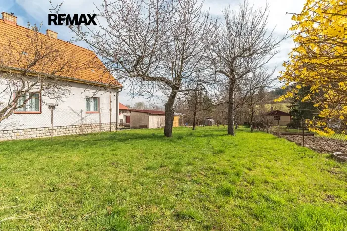 Prodej pozemku pro bydlení, Holubov, 739 m2