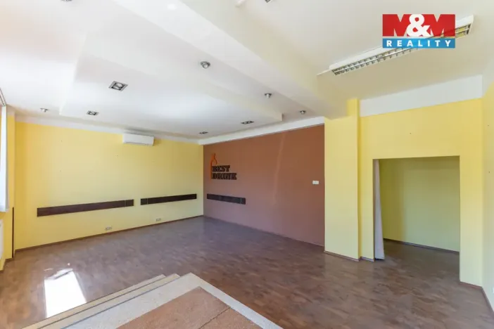 Pronájem obchodního prostoru, Praha - Horní Počernice, Náchodská, 121 m2