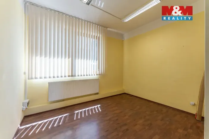 Pronájem obchodního prostoru, Praha - Horní Počernice, Náchodská, 121 m2