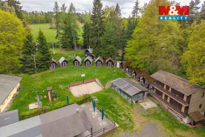 Prodej komerční nemovitosti, Nová Role - Mezirolí, 795 m2