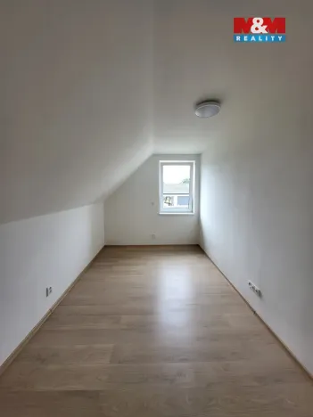 Pronájem bytu 3+1, Nový Bor - Janov, 74 m2