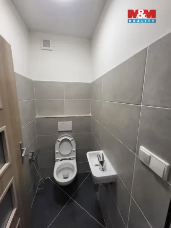 Pronájem bytu 3+1, Nový Bor - Janov, 74 m2