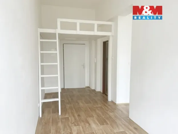 Pronájem bytu 1+1, Česká Lípa, Pod Holým vrchem, 29 m2