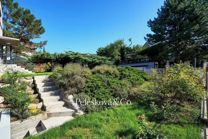 Pronájem rodinného domu, Praha - Braník, V malých domech I, 300 m2