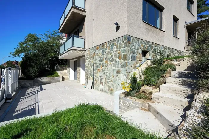 Pronájem rodinného domu, Praha - Braník, V malých domech I, 300 m2