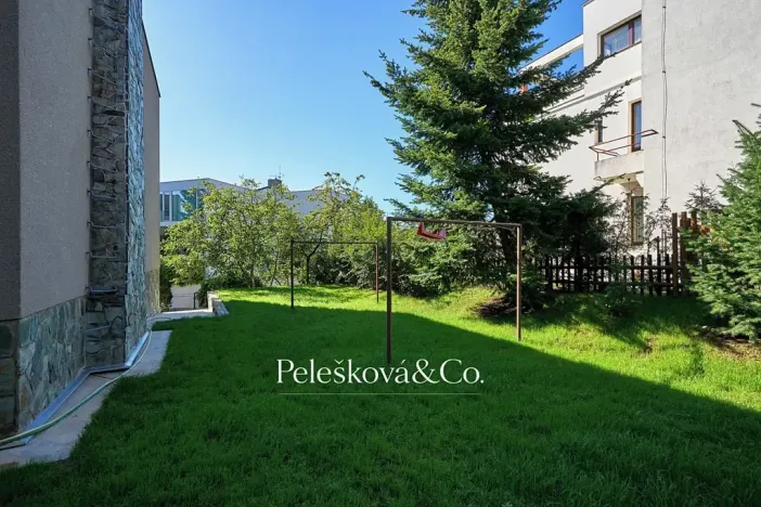 Pronájem rodinného domu, Praha - Braník, V malých domech I, 300 m2