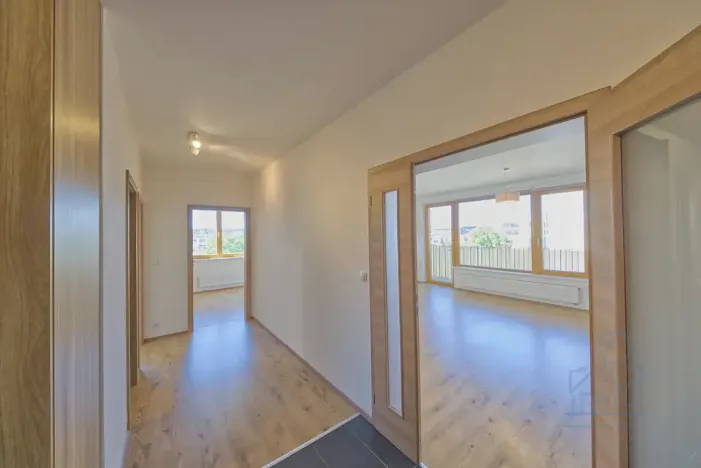 Prodej bytu 3+kk, Praha - Vysočany, Modrého, 77 m2