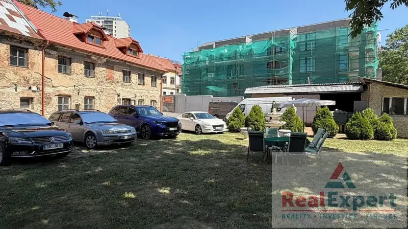Prodej rodinného domu, Praha - Záběhlice, K prádelně, 950 m2