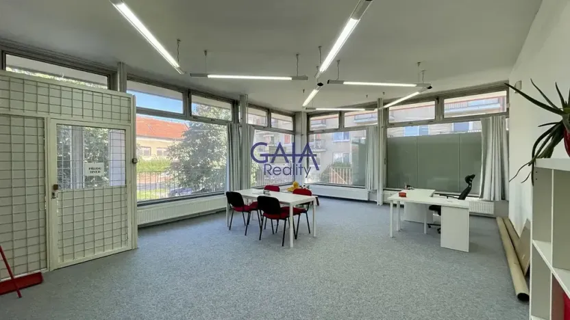 Pronájem obchodního prostoru, Strážnice, Kostelní, 56 m2