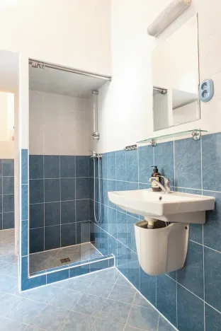 Pronájem bytu 2+kk, Praha - Holešovice, Letohradská, 43 m2