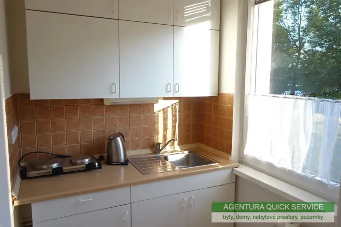 Pronájem bytu 1+1, Praha - Háje, Brechtova, 30 m2
