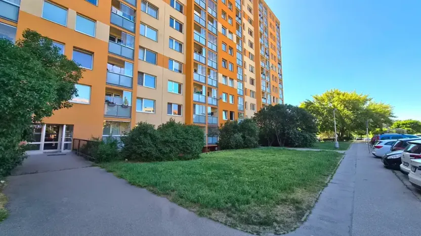 Pronájem bytu 3+1, Praha - Modřany, Vokrojova, 78 m2