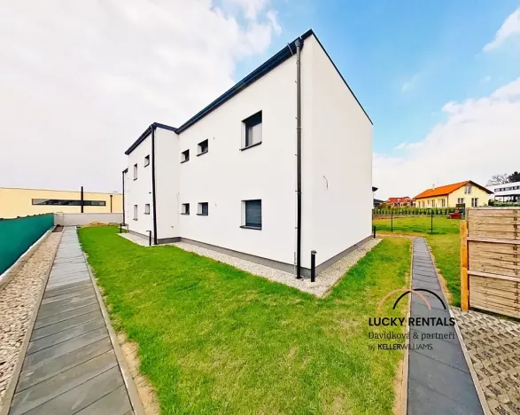 Pronájem bytu 1+kk, Sulice, Dubová, 34 m2