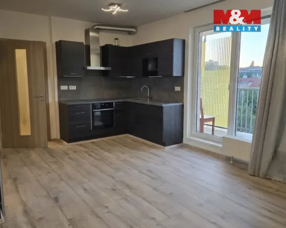 Pronájem bytu 1+kk, Praha, Počernická, 42 m2