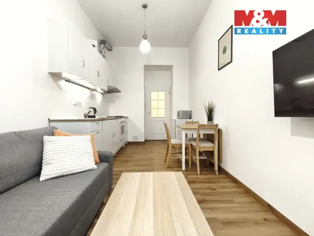 Pronájem bytu 2+kk, Praha - Žižkov, Bořivojova, 35 m2
