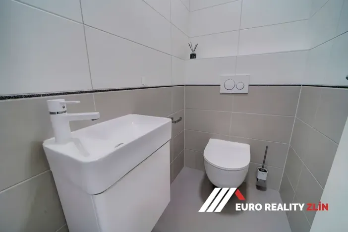 Pronájem vily, Zlín, Ovsíková, 145 m2