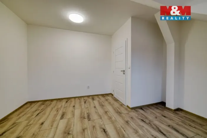 Pronájem bytu 3+kk, Luby, Revoluční, 74 m2