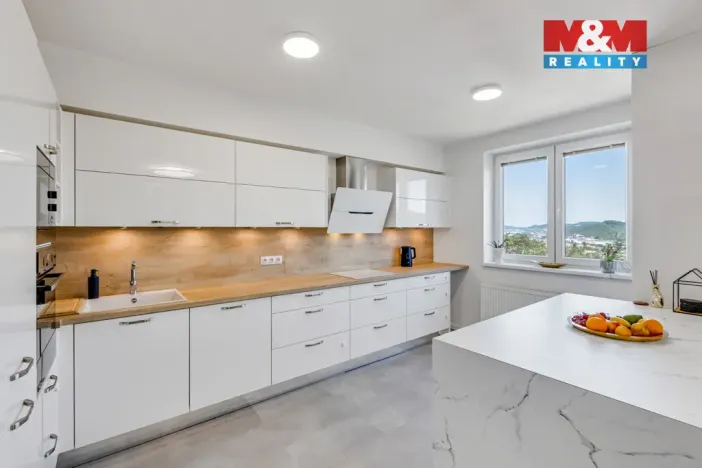 Prodej bytu 4+kk, Králův Dvůr - Levín, Na Lucberku, 141 m2