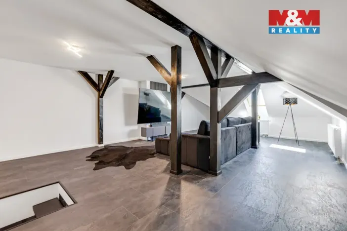 Prodej bytu 4+kk, Králův Dvůr - Levín, Na Lucberku, 141 m2