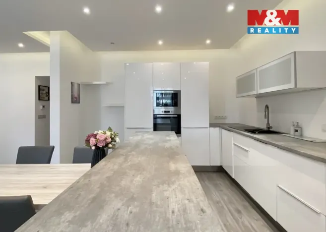 Pronájem bytu 3+kk, Praha - Střešovice, U střešovických hřišť, 95 m2