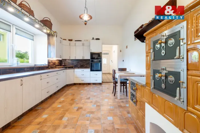Prodej rodinného domu, Moravec, 220 m2