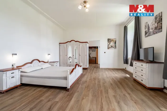 Prodej rodinného domu, Moravec, 220 m2