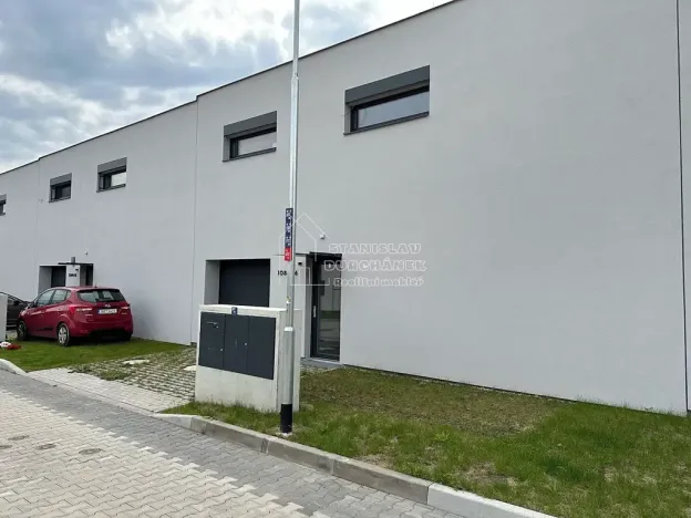 Pronájem rodinného domu, Praha - Čakovice, Kurta Hubera, 130 m2