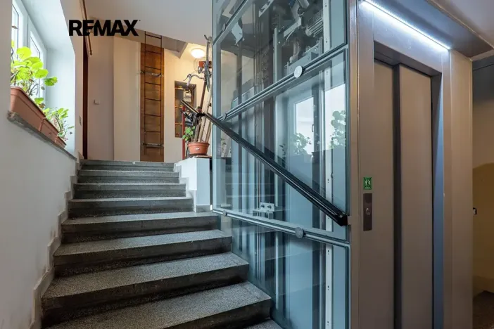 Pronájem bytu 2+kk, Praha - Žižkov, Biskupcova, 38 m2