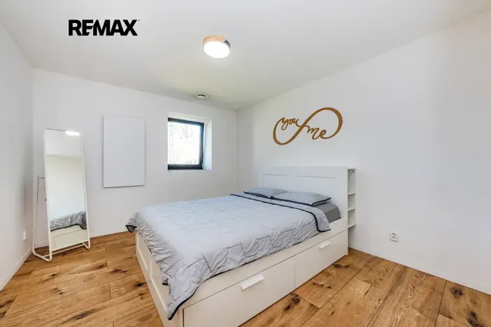 Prodej činžovního domu, Černuc, 330 m2