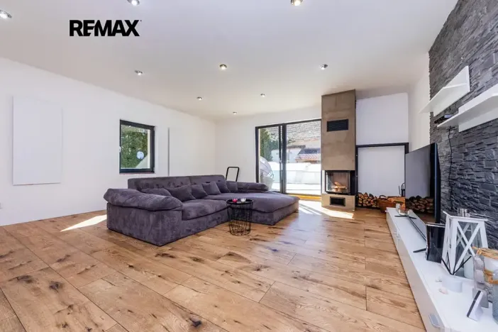 Prodej činžovního domu, Černuc, 330 m2