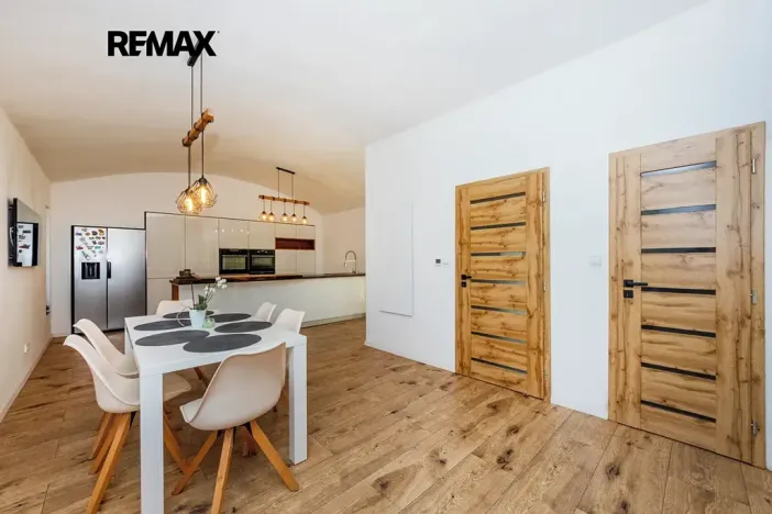 Prodej činžovního domu, Černuc, 330 m2