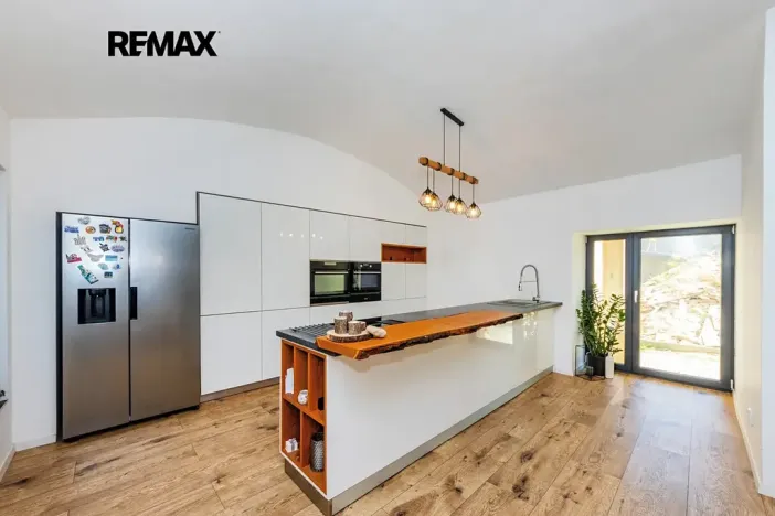 Prodej činžovního domu, Černuc, 330 m2