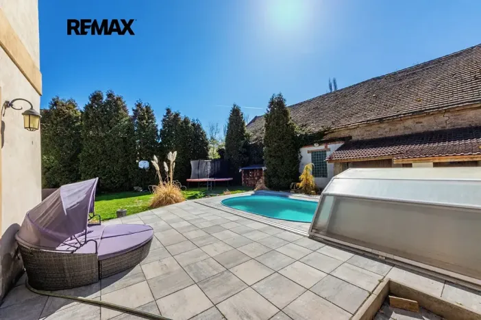 Prodej činžovního domu, Černuc, 330 m2