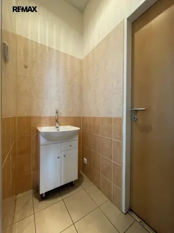 Pronájem obchodního prostoru, Břeclav, Lidická, 45 m2
