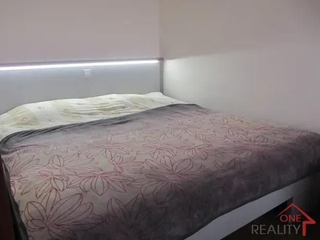 Pronájem bytu 2+kk, Zlín, Zelinova, 52 m2