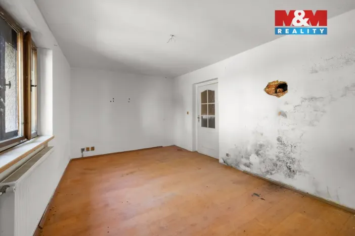 Prodej rodinného domu, Rynholec, nám. 1. máje, 363 m2