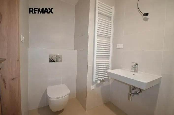 Pronájem bytu 1+kk, Praha - Řeporyje, Jáchymovská, 30 m2