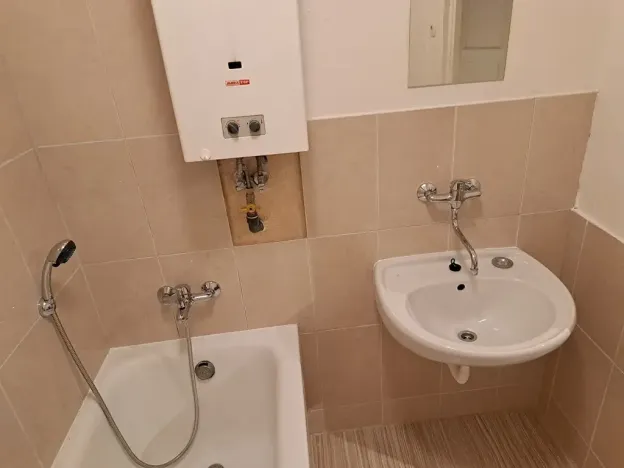 Pronájem bytu 1+kk, Praha - Bubeneč, 30 m2