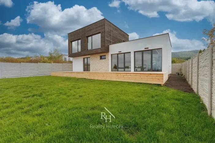 Prodej rodinného domu, Svinaře, Větrná, 156 m2