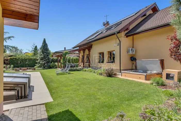 Prodej rodinného domu, Šestajovice, 255 m2