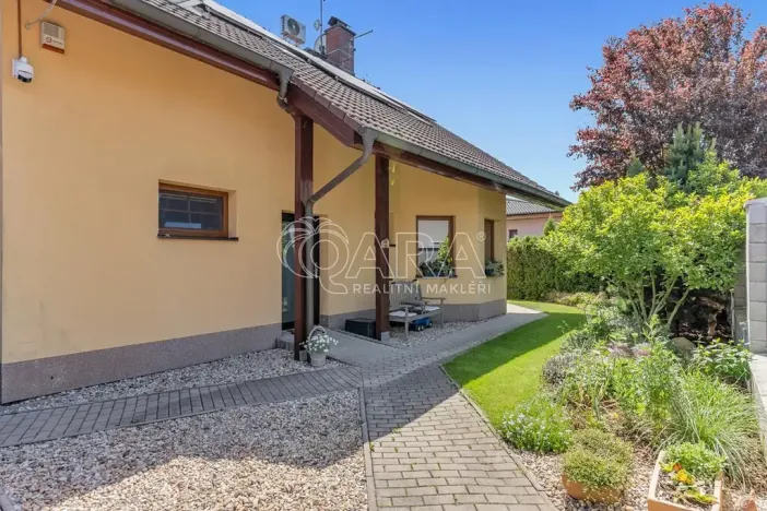 Prodej rodinného domu, Šestajovice, 255 m2