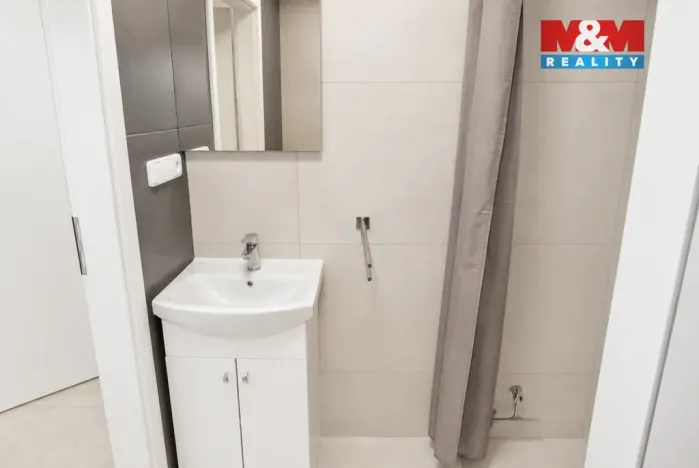 Prodej bytu 2+1, Praha - Kyje, Manželů Dostálových, 44 m2