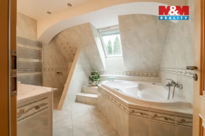 Prodej rodinného domu, Šestajovice, Potoční, 297 m2