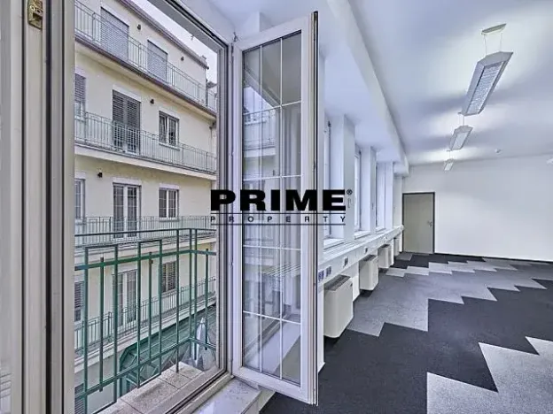 Pronájem kanceláře, Praha - Nové Město, Soukenická, 246 m2
