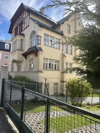 Pronájem bytu 2+kk, Liberec - Liberec I-Staré Město, Zborovská, 43 m2