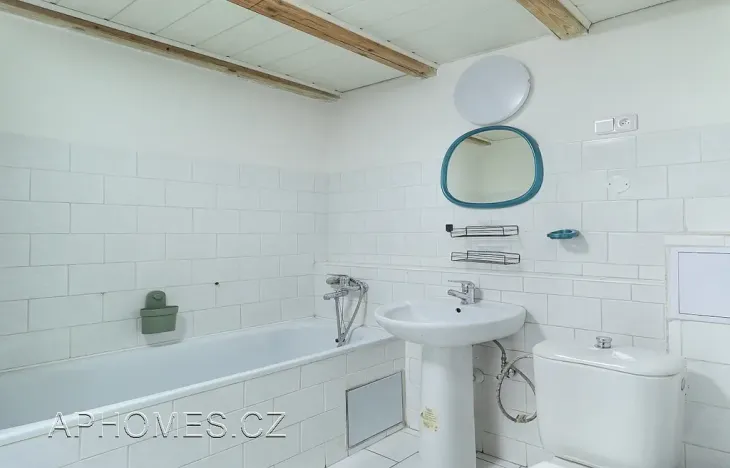 Pronájem bytu 1+1, Praha - Nové Město, Na Moráni, 35 m2